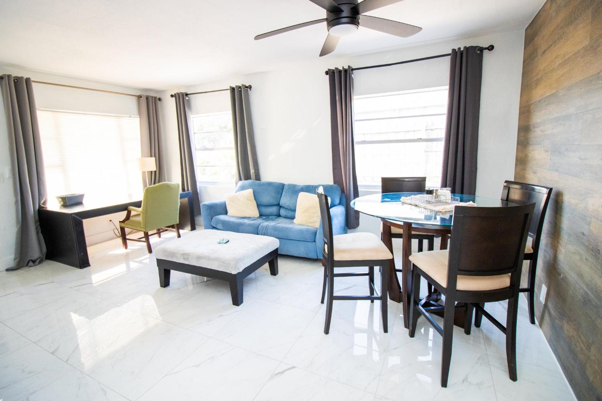 ריביירה ביץ' Shared Home - Close To The Beach מראה חיצוני תמונה